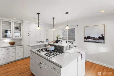 $879,950 | 1215 North Alder Street, Tacoma, WA 98406