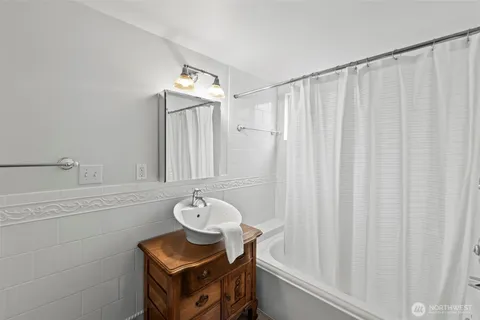 $879,950 | 1215 North Alder Street, Tacoma, WA 98406