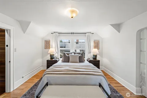 $879,950 | 1215 North Alder Street, Tacoma, WA 98406