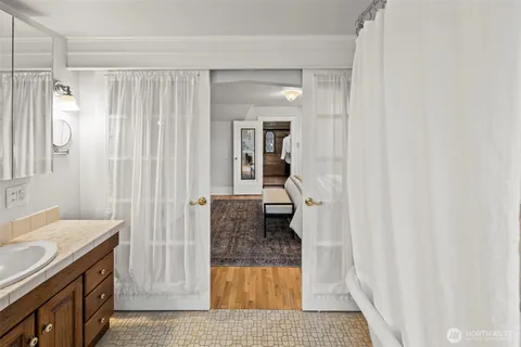 $879,950 | 1215 North Alder Street, Tacoma, WA 98406