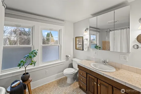 $879,950 | 1215 North Alder Street, Tacoma, WA 98406