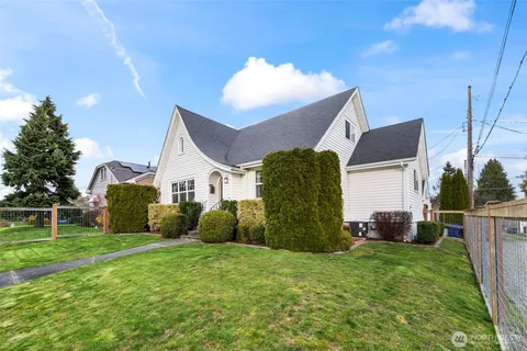 $879,950 | 1215 North Alder Street, Tacoma, WA 98406