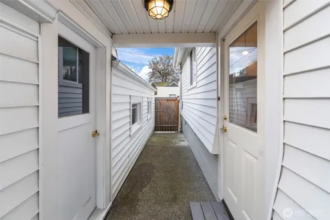$879,950 | 1215 North Alder Street, Tacoma, WA 98406