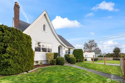 $879,950 | 1215 North Alder Street, Tacoma, WA 98406