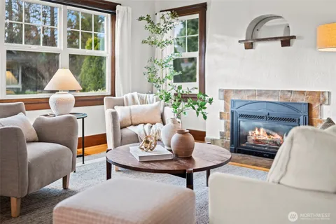 $879,950 | 1215 North Alder Street, Tacoma, WA 98406