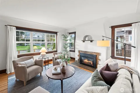 $879,950 | 1215 North Alder Street, Tacoma, WA 98406