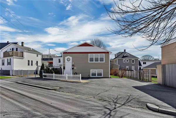 $2,200 | 66 Silver Lake Avenue, Providence, RI 02909