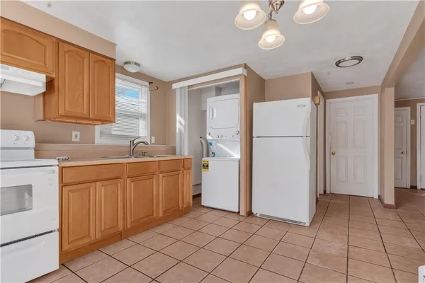 $2,200 | 66 Silver Lake Avenue, Providence, RI 02909