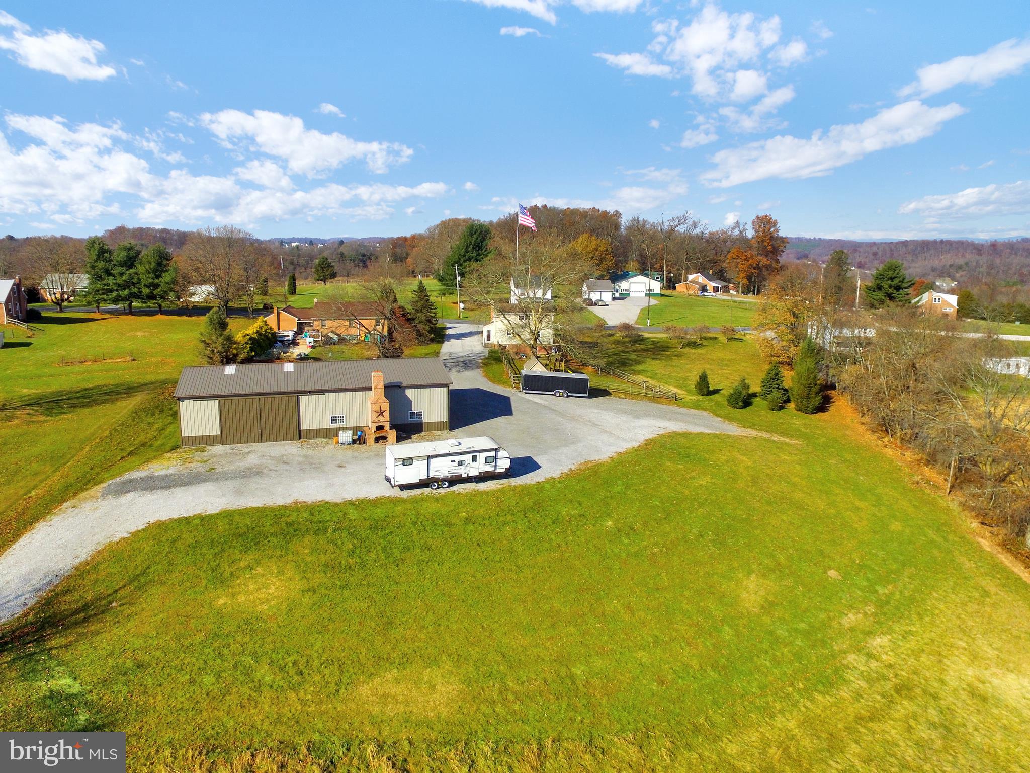 6415 Lake Road York, PA 17403 - Photo 4 of 32