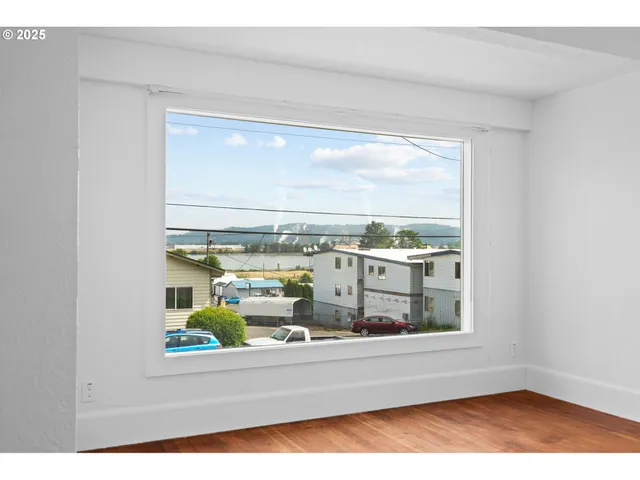 $439,000 | 322 West C Street, Rainier, OR 97048