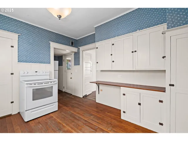 $439,000 | 322 West C Street, Rainier, OR 97048