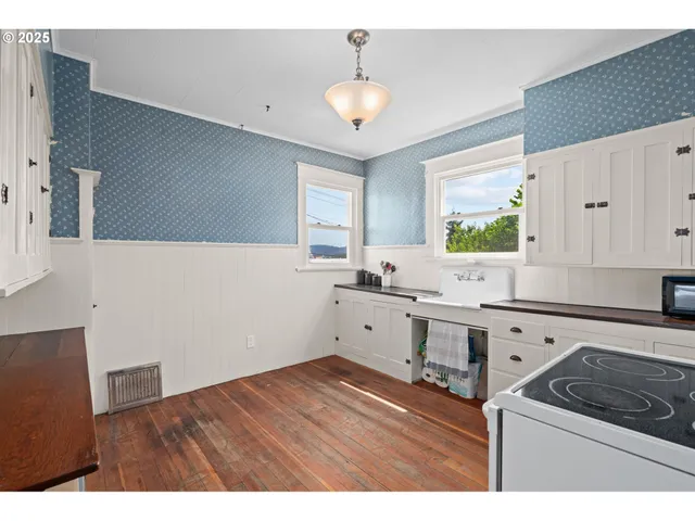 $439,000 | 322 West C Street, Rainier, OR 97048