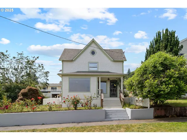$439,000 | 322 West C Street, Rainier, OR 97048