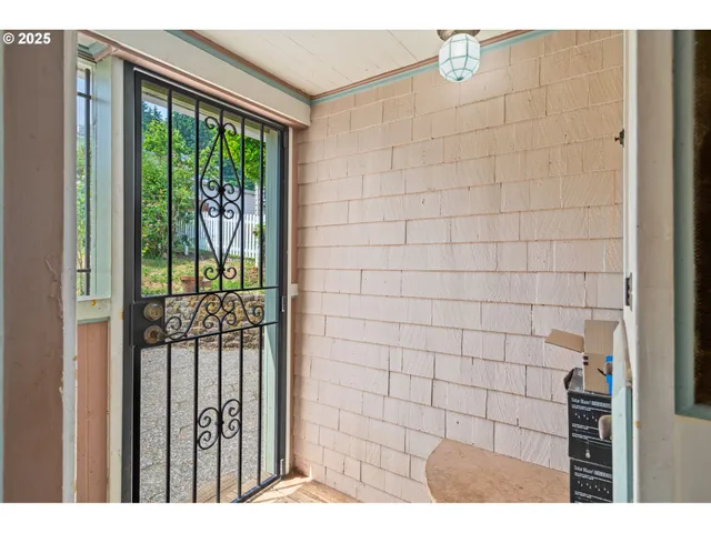 $439,000 | 322 West C Street, Rainier, OR 97048