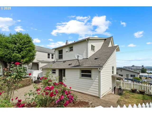 $439,000 | 322 West C Street, Rainier, OR 97048
