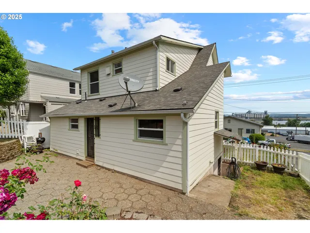 $439,000 | 322 West C Street, Rainier, OR 97048