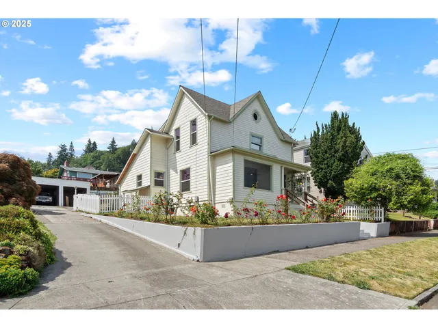$439,000 | 322 West C Street, Rainier, OR 97048