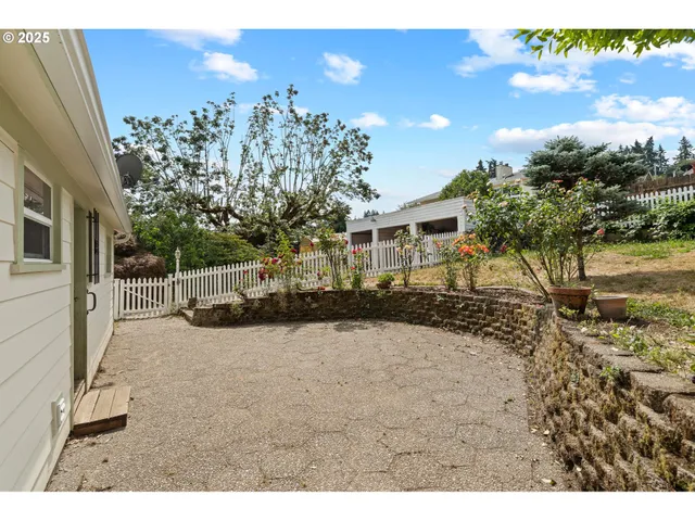 $439,000 | 322 West C Street, Rainier, OR 97048