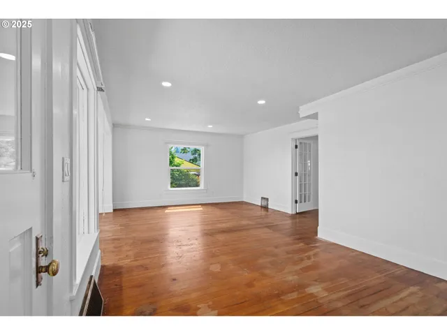 $439,000 | 322 West C Street, Rainier, OR 97048