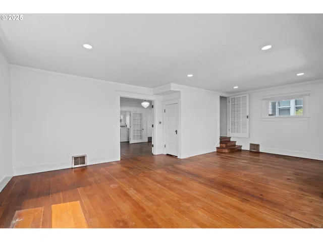 $439,000 | 322 West C Street, Rainier, OR 97048