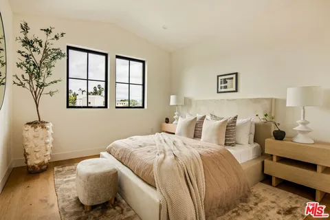 $3,795,000 | 1016 Palms Boulevard, Venice, CA 90291