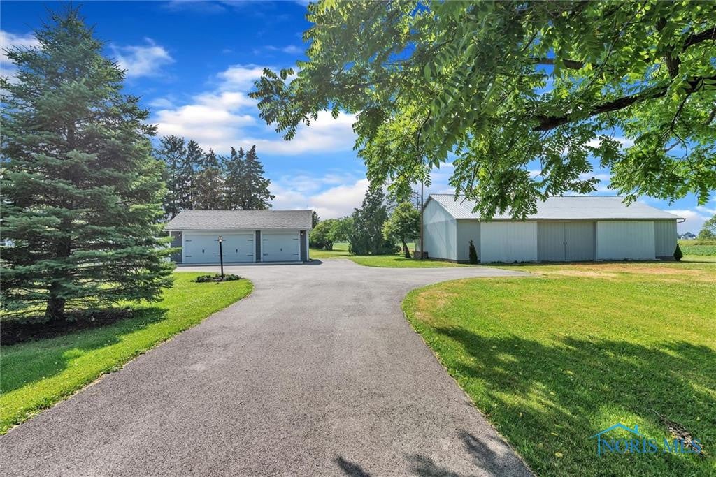 24921 Scheider Road Perrysburg, OH 43551 - Photo 2 of 44 Gallery Image 2