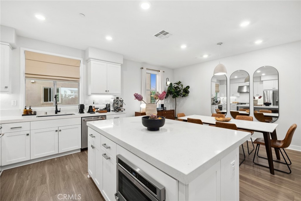 214 Keeper Irvine, CA 92618 - Photo 8 of 26