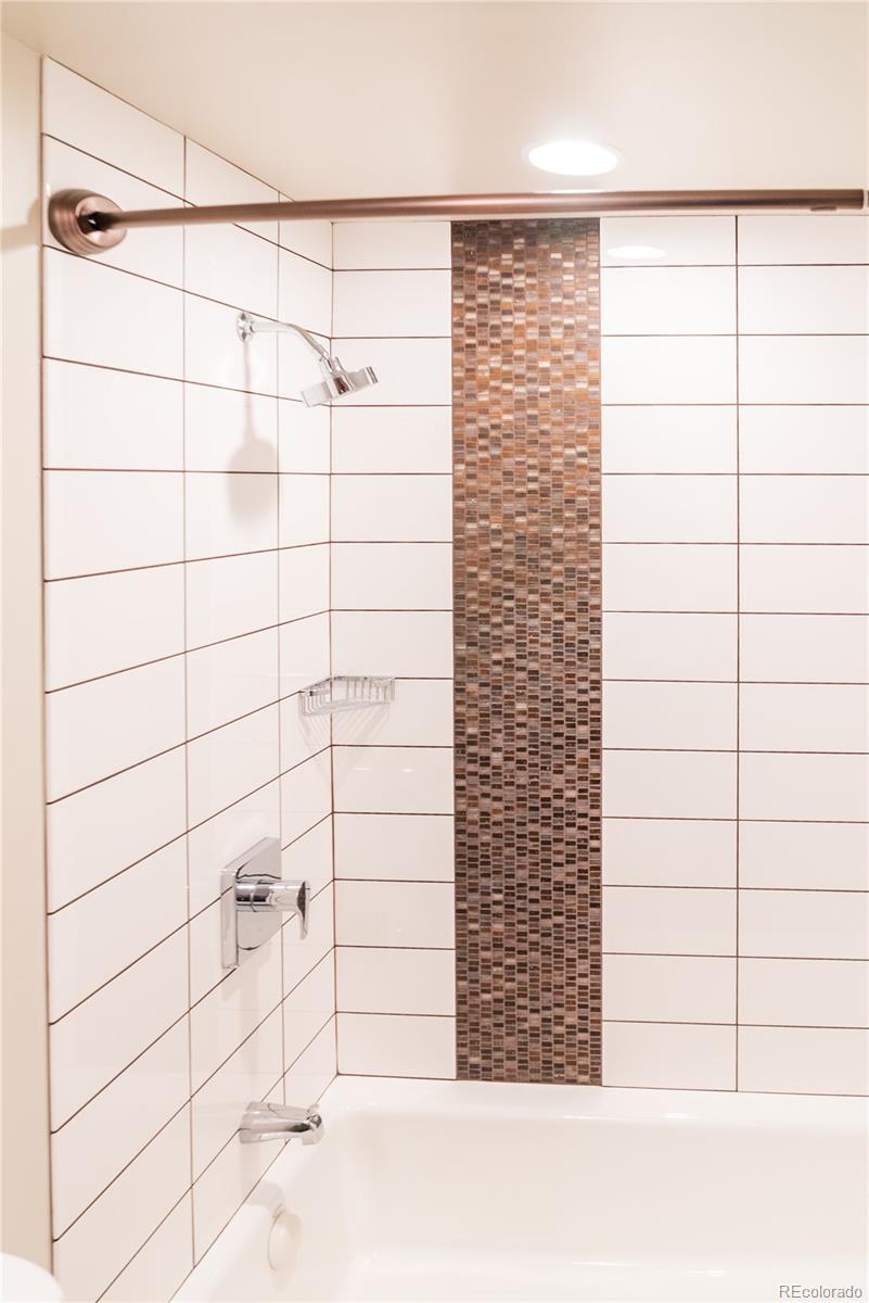 2464 Powderhorn Lane Boulder, CO 80305 - Photo 35 of 40 a bathroom with a shower