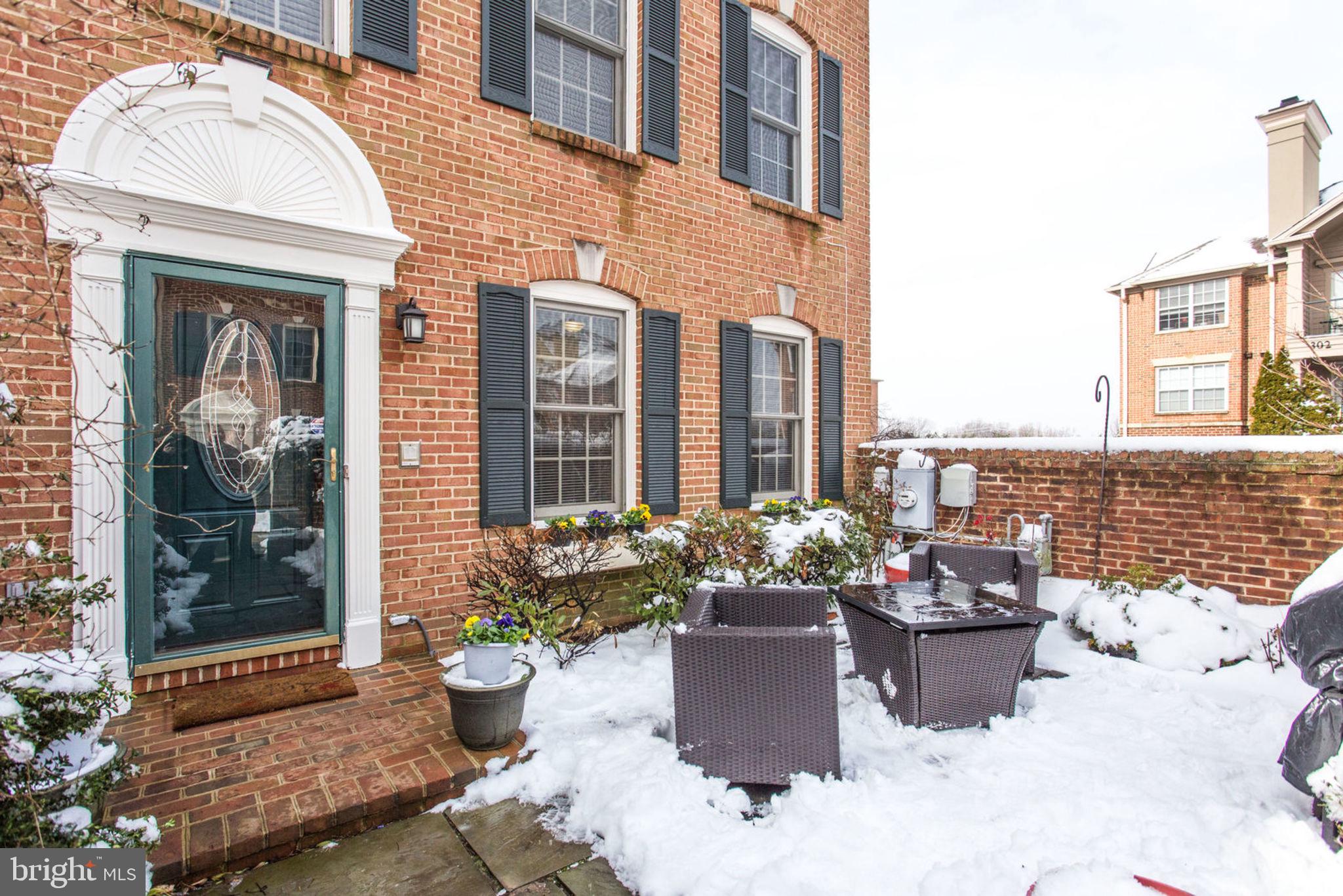 301 Ridgepoint Place Gaithersburg, MD 20878 - Photo 5 of 66 Gallery Image 5
