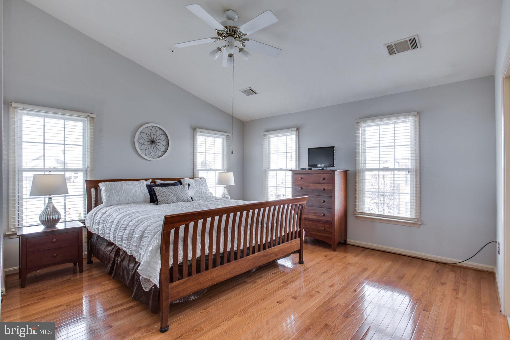 301 Ridgepoint Place Gaithersburg, MD 20878 - Photo 48 of 66 Gallery Image 48