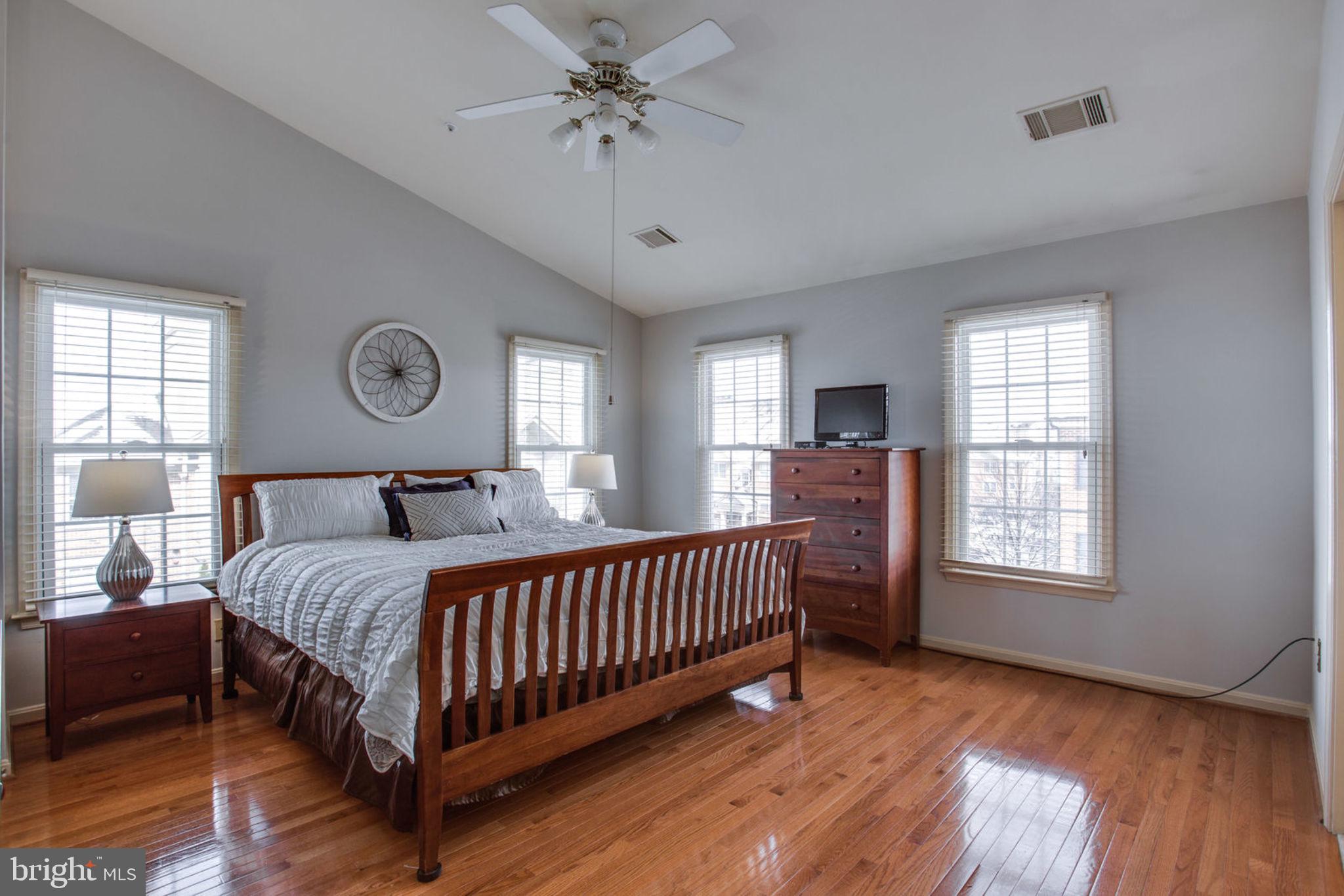 301 Ridgepoint Place Gaithersburg, MD 20878 - Photo 49 of 66 Gallery Image 49