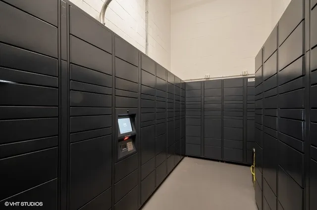 $3,300 | 235 West Van Buren Street, Unit 3801, Chicago, IL 60607