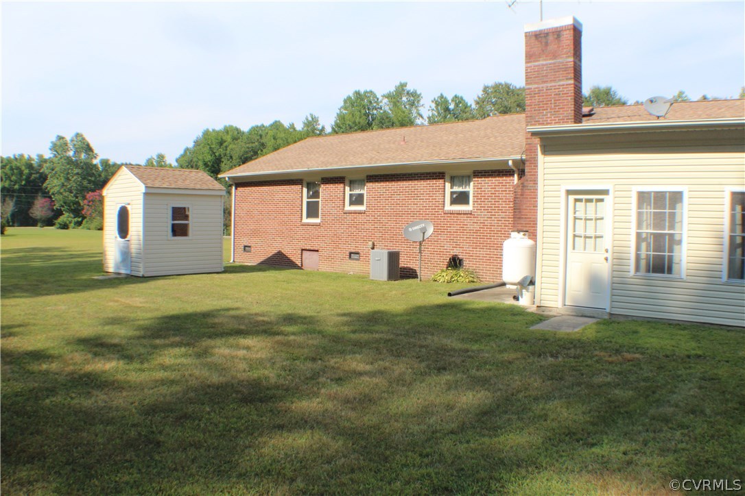 20600 Rowanty Road Carson, VA 23830 - Photo 24 of 25 front view of a house with a yard