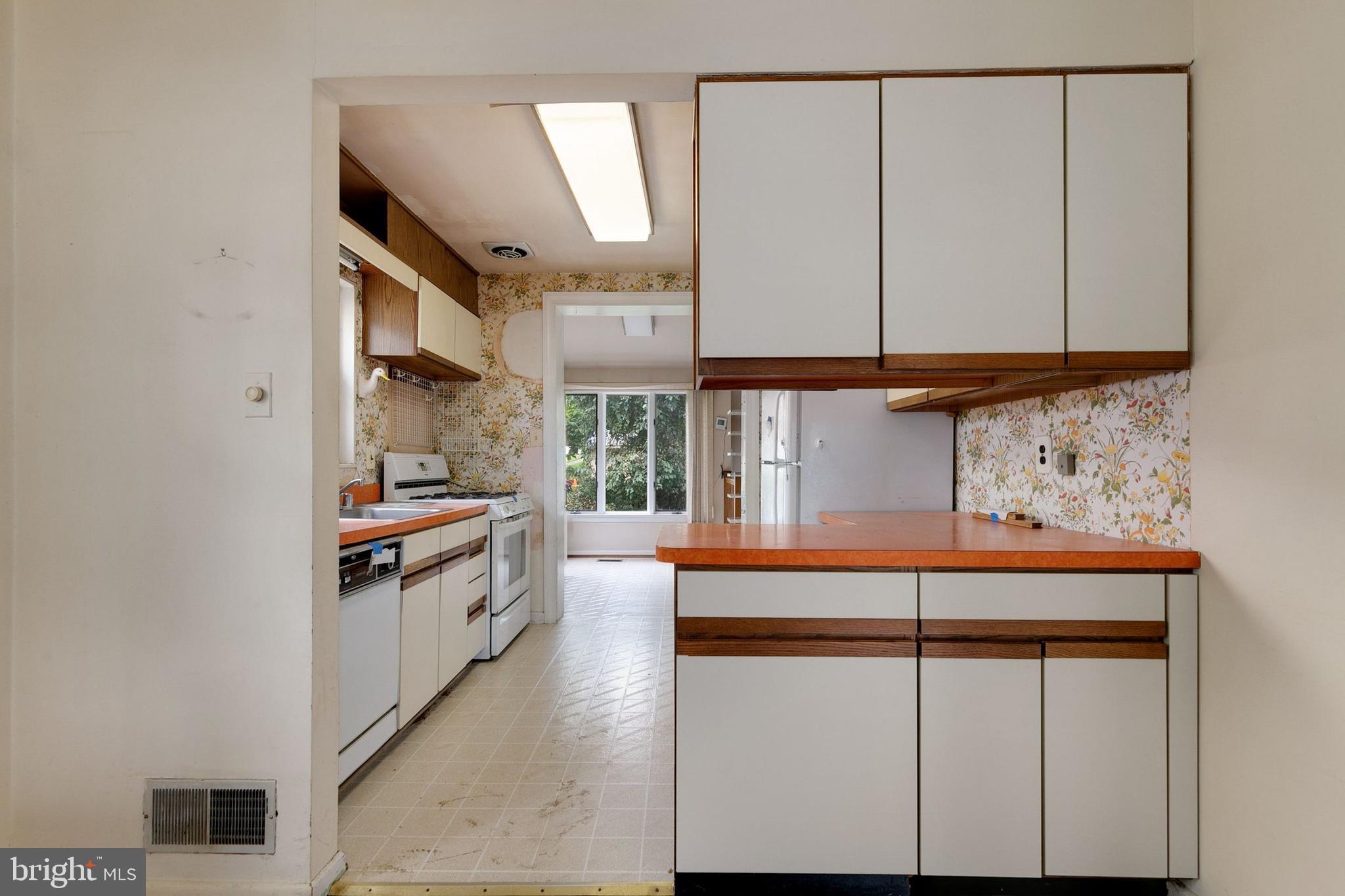 3916 Wendy Lane Silver Spring, MD 20906 - Photo 14 of 54