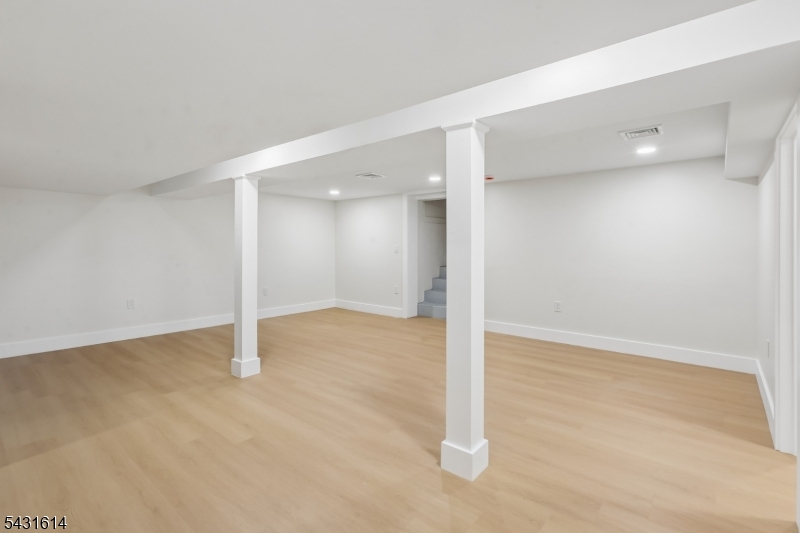 10 Rose Street Edison, NJ 08817 - Photo 44 of 48