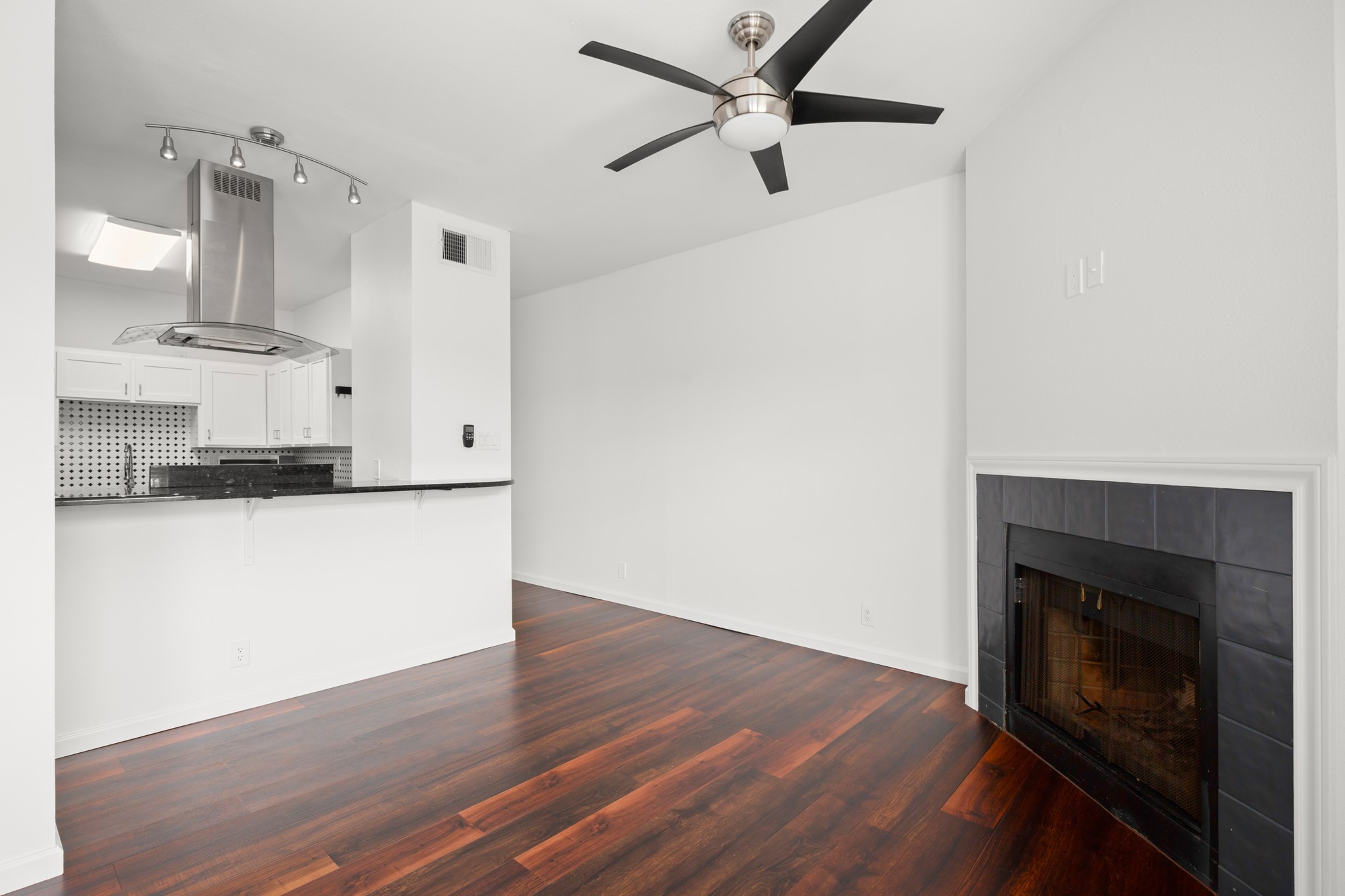 2414 Longview Street, Unit 307 Austin, TX 78705 - Photo 7 of 21