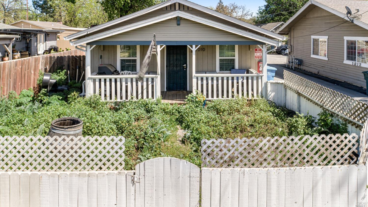 1010 Grand, 2 bed 1 bath