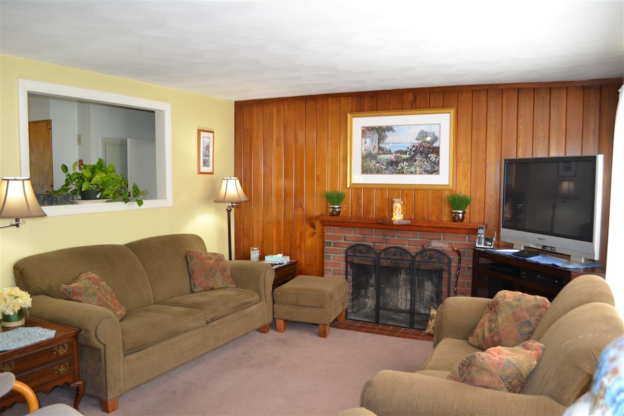 354 Winnacunnet Road Hampton, NH 03842 - Photo 4 of 31