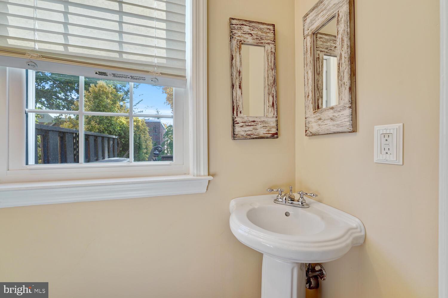 653 Malvern Road Ardmore, PA 19003 - Photo 13 of 33 Powder Room (Main)