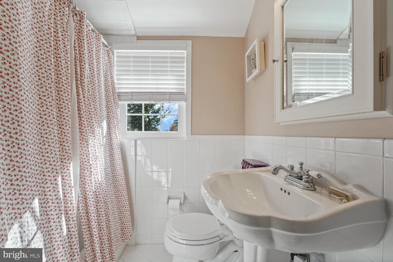 653 Malvern Road Ardmore, PA 19003 - Photo 19 of 33 Bathroom