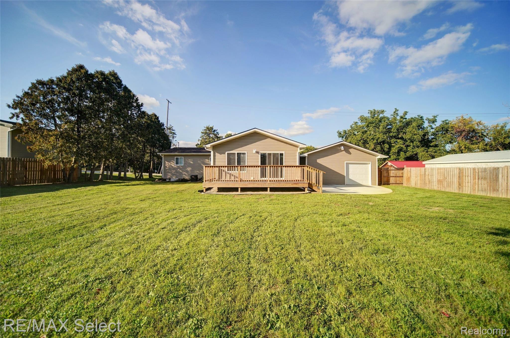 9422 East Coldwater Road Davison, MI 48423 - Photo 6 of 31 9422 E Coldwater 14 (2).jpg