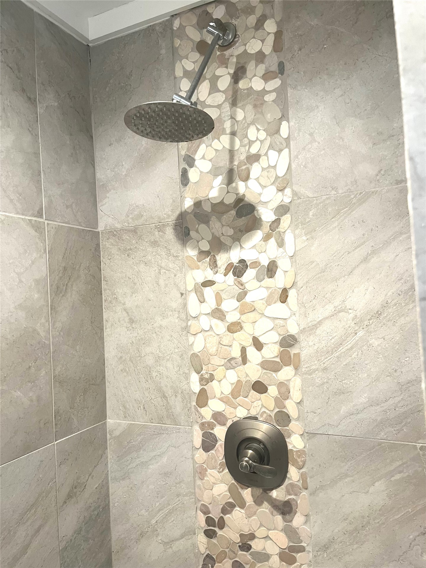 619 North 15th Street Fernandina Beach, FL 32034 - Photo 9 of 11 a bathroom with a shower