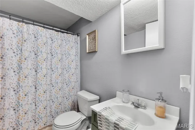 $370,000 | 1601 Watson Drive, Jackson, MO 63755