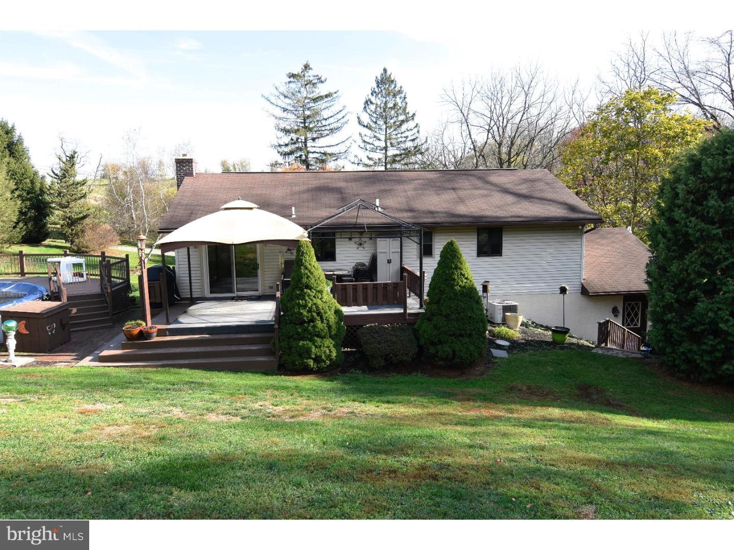 272 Hill Road Robesonia, PA 19551 - Photo 3 of 25 Gallery Image 3
