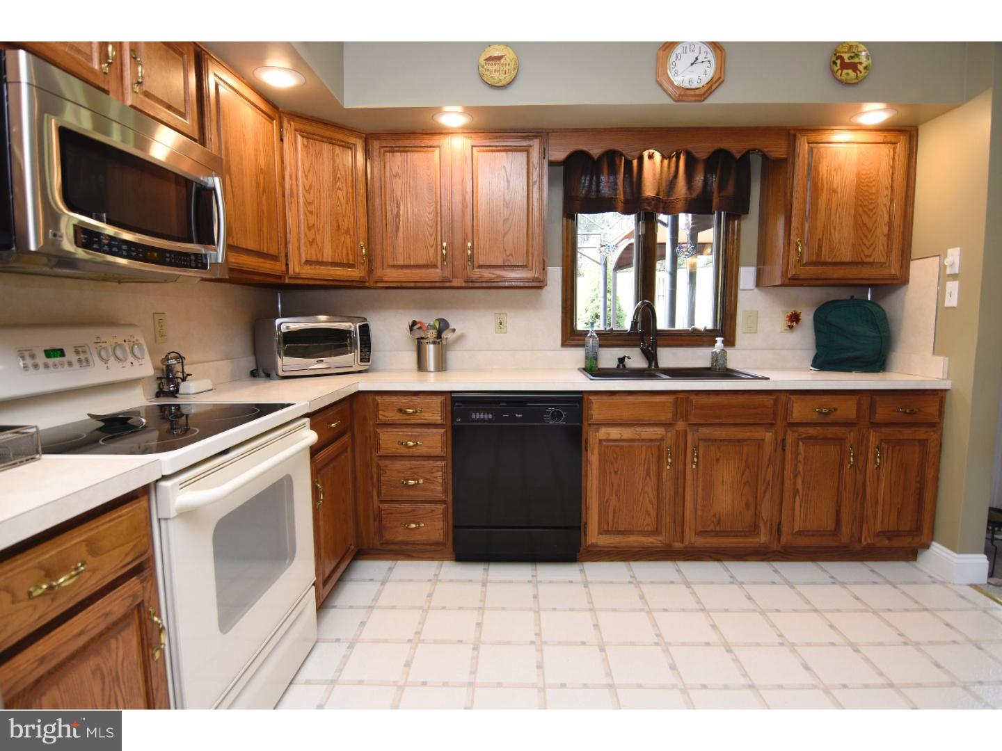 272 Hill Road Robesonia, PA 19551 - Photo 10 of 25 Gallery Image 10