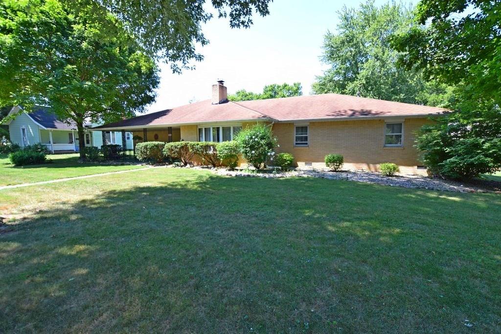 552 South Pendleton Avenue Pendleton, IN 46064 - Photo 3 of 27