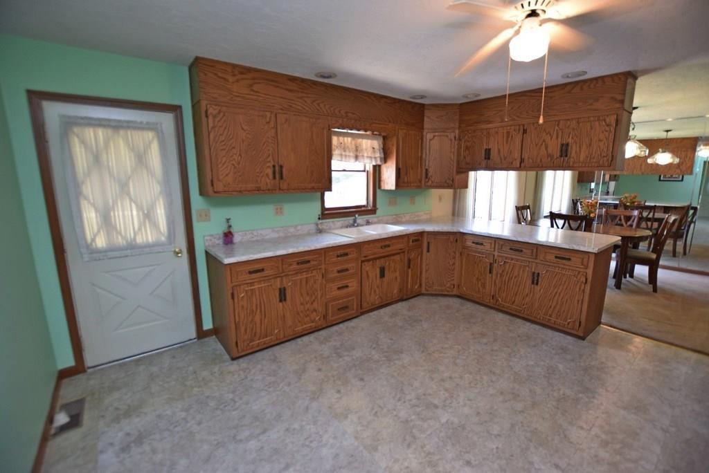 552 South Pendleton Avenue Pendleton, IN 46064 - Photo 10 of 27