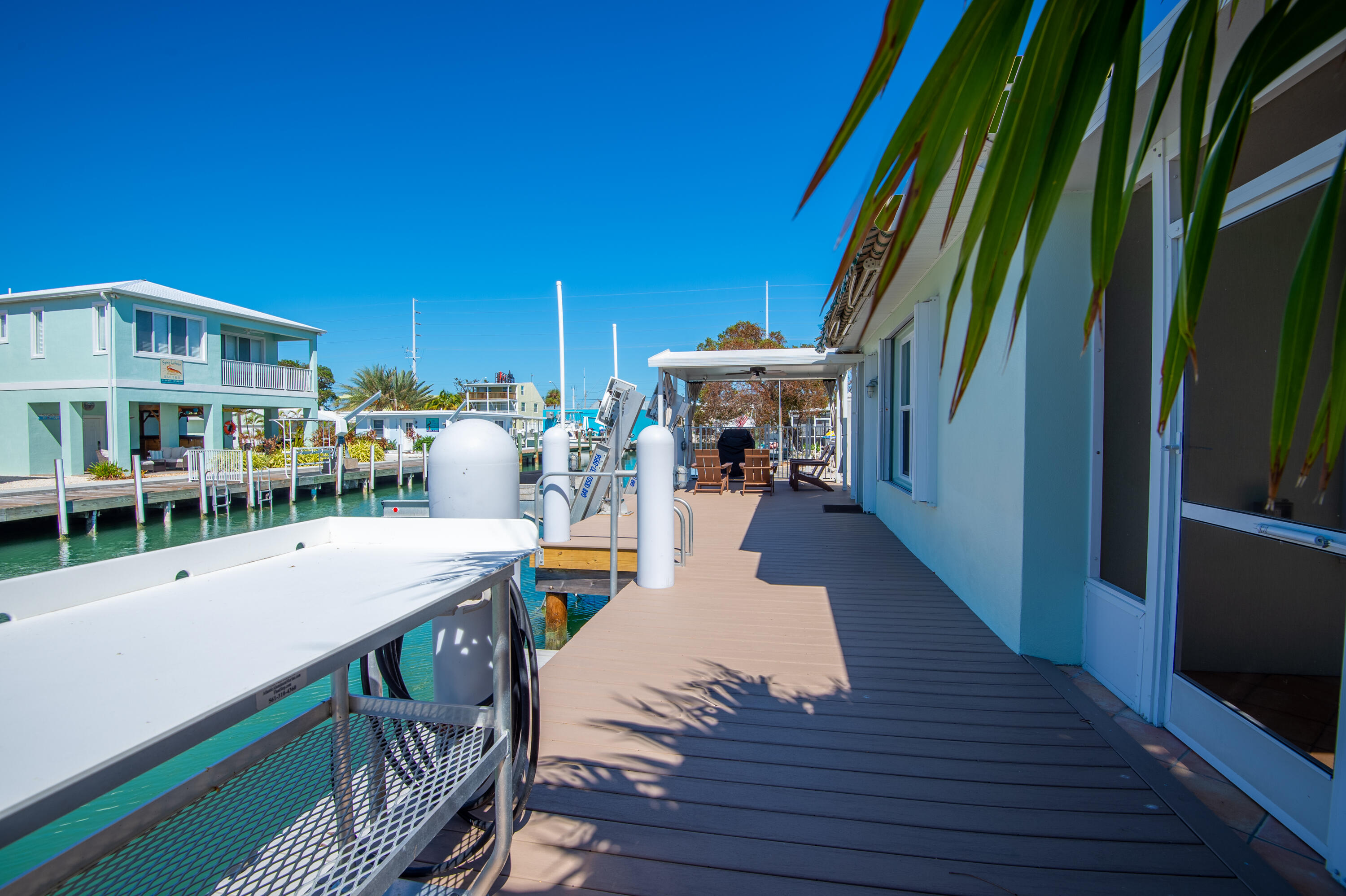 11322 3rd Avenue Marathon, FL 33050 - Photo 27 of 39 a outdoor view with a sitting space and sitting space