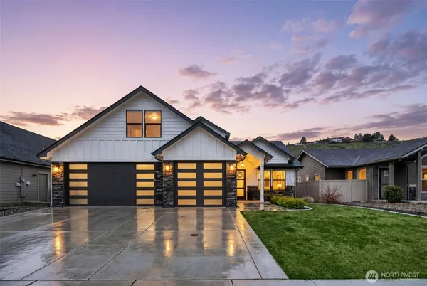 $925,000 | 1014 Warm Springs Drive, Wenatchee, WA 98801