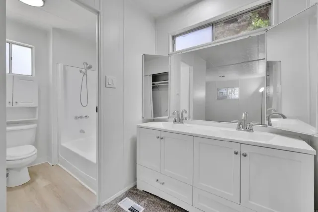 a view of a back yard of the house